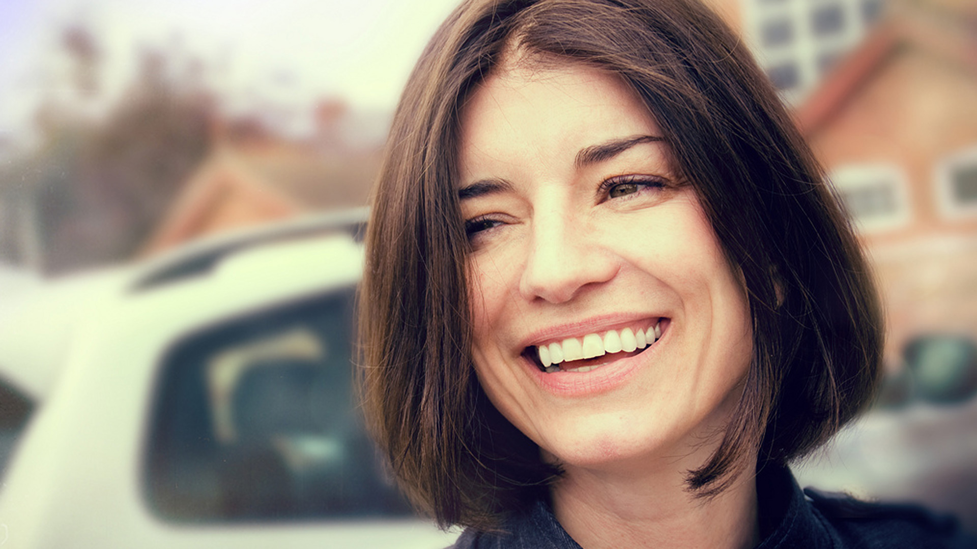 Hackenthorpe Dental Health Centre - Woman smiles